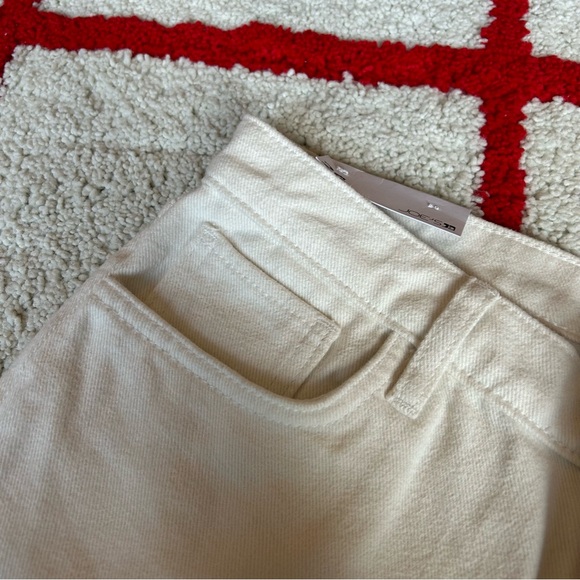 Joe’s Jeans White Denim Shorts - Picture 5 of 7